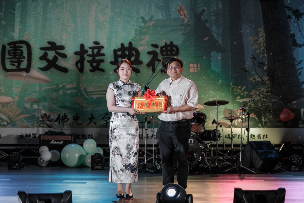 113學年度第二學期社團交接典禮台上合照 113學年度第二學期社團交接典禮台上合照