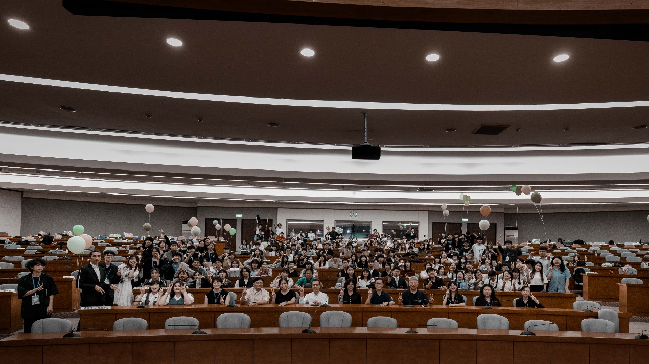 113學年度第二學期社團交接典禮全體參加者大合照 113學年度第二學期社團交接典禮全體參加者大合照
