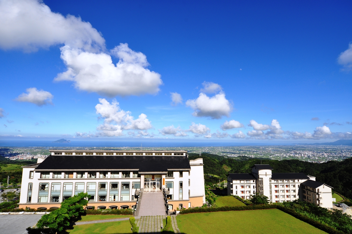 選擇佛光大學，立足全世界！