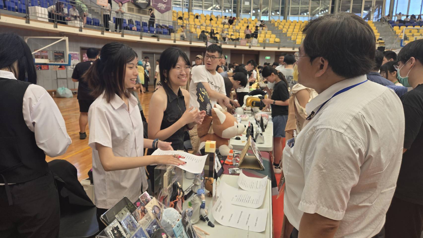 大學定向營熱鬧登場 青春實驗課社團博覽會